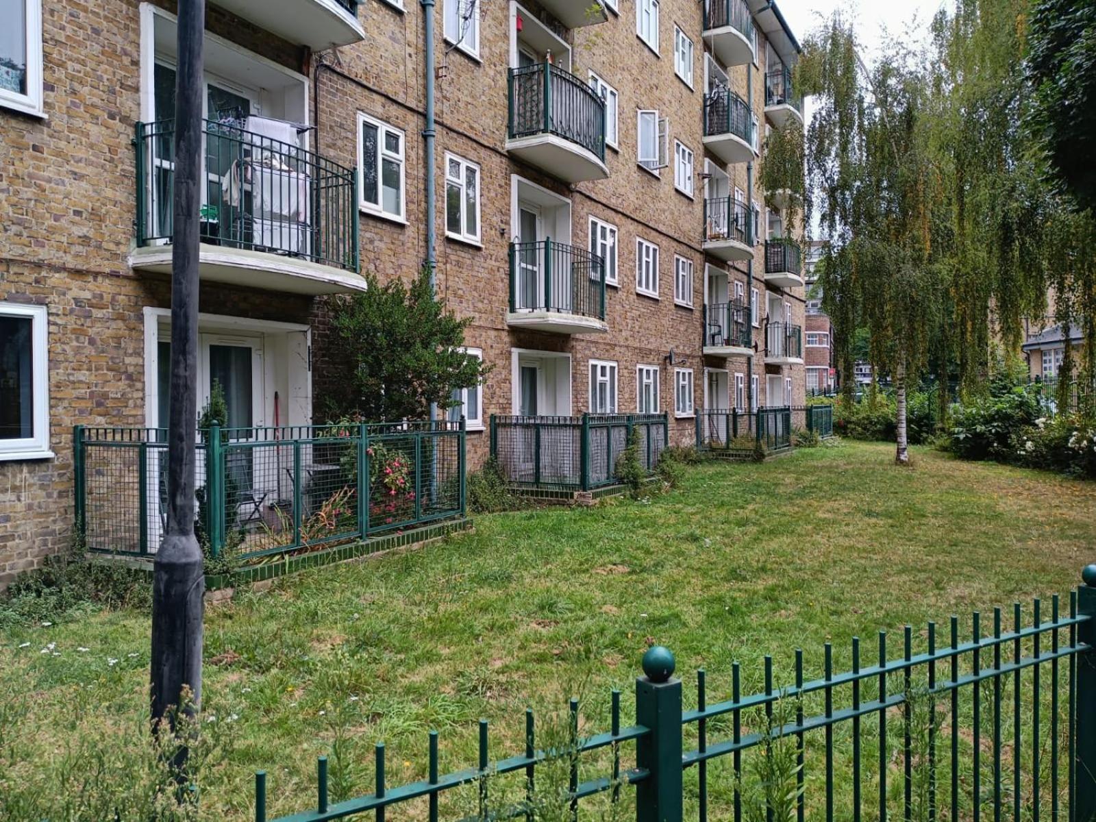 The London Apartment Exterior photo